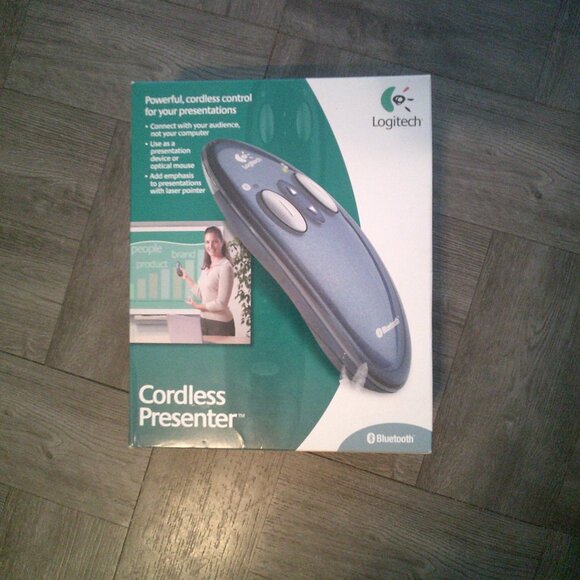 Logitech Cordless Presenter (New in package) - Picture 2 of 3